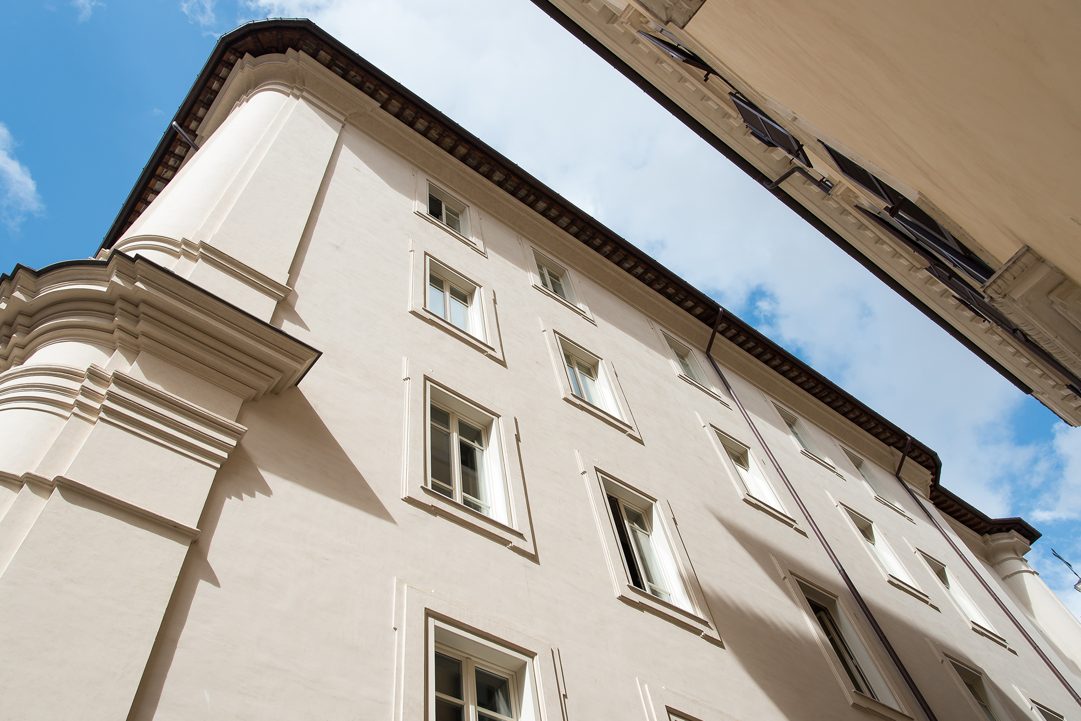 Interno residenziale con serramenti Falchetti